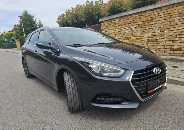 Hyundai i40 cena 44400 przebieg: 92000, rok produkcji 2015 z Lądek-Zdrój małe 631